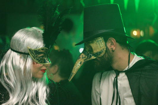 Secrets to Hosting an Unforgettable Mystery Evening